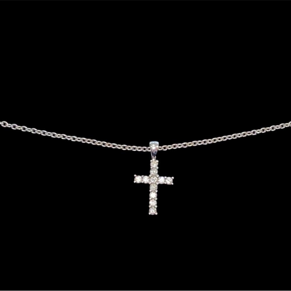 14k White Gold Cross Pendant Necklace